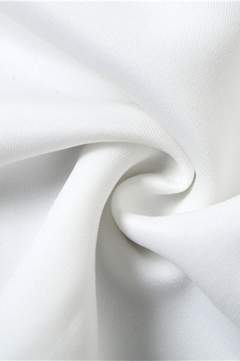 Vestidos de noche de dulce sencillez, lisos, sin espalda y con lazo y cuello cuadrado