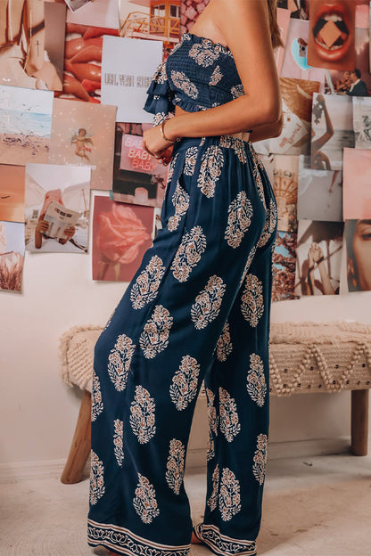 Conjunto informal de dos piezas con bolsillo floral y lazo, sin tirantes y sin mangas