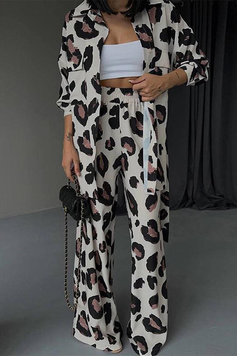 Conjunto de dos piezas con cuello vuelto, manga larga y bolsillo con estampado geométrico diario