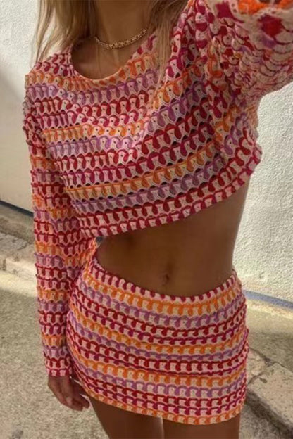 Conjunto informal de dos piezas con cuello redondo, manga larga y encaje en contraste con bloques de colores