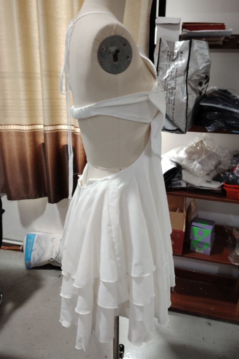 Vestidos sexis de color sólido con encaje, espalda descubierta y falda estilo pastel estilo halter