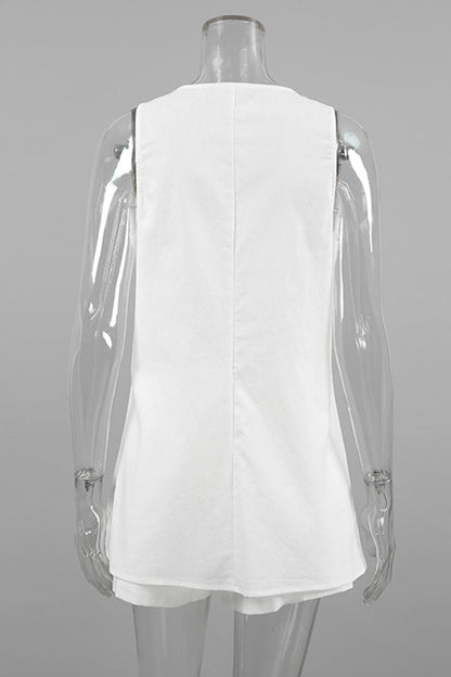 Conjunto informal de dos piezas con cuello en V, sin mangas, color liso, botones y diario