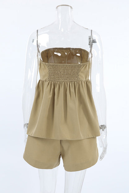 Conjunto informal de dos piezas con cuello halter, fruncido, sin mangas y estampado de color liso para uso diario.