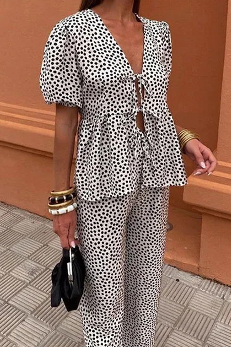 Conjunto informal de dos piezas con cuello en V, manga corta y cordones para uso diario