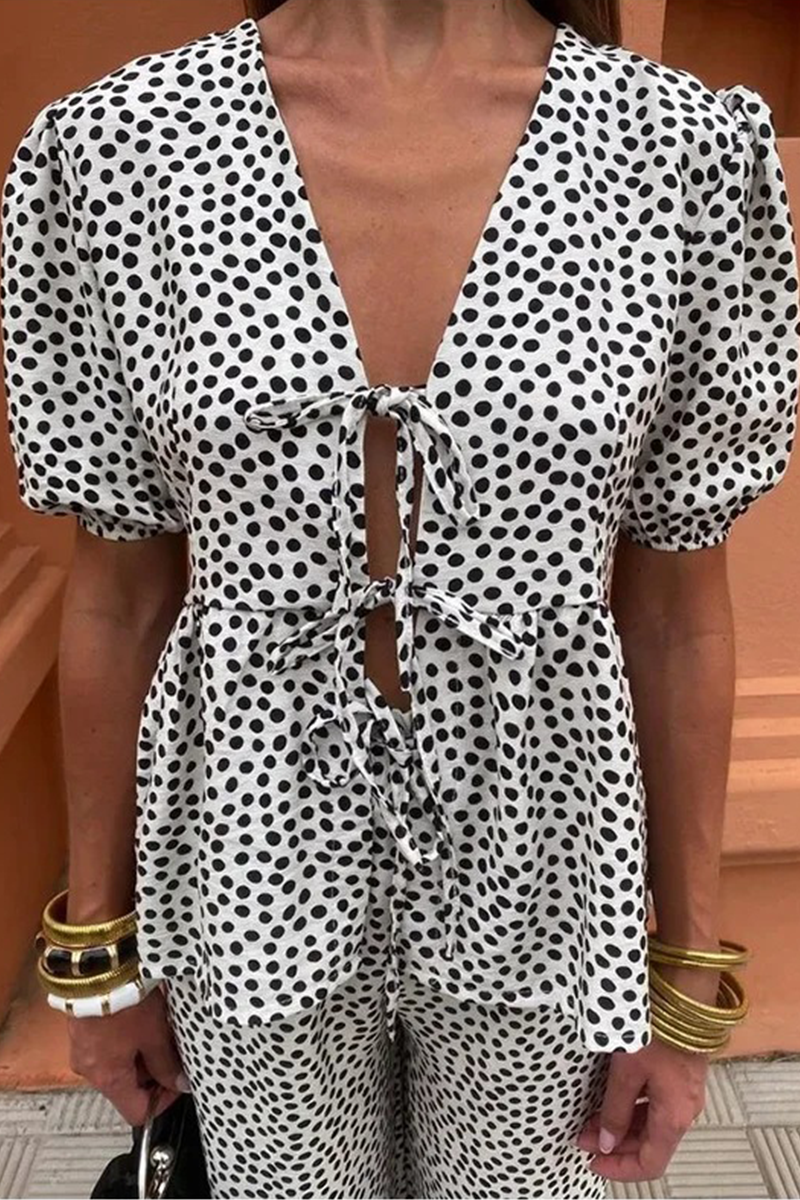 Conjunto informal de dos piezas con cuello en V, manga corta y cordones para uso diario