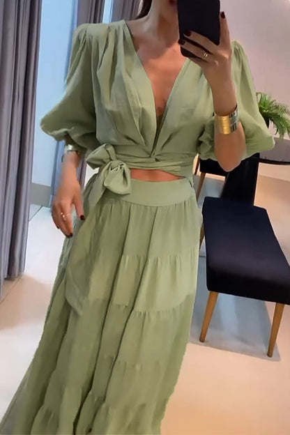 Conjunto de dos piezas sexy de diario con cuello en V fruncido, media manga y encaje de color sólido