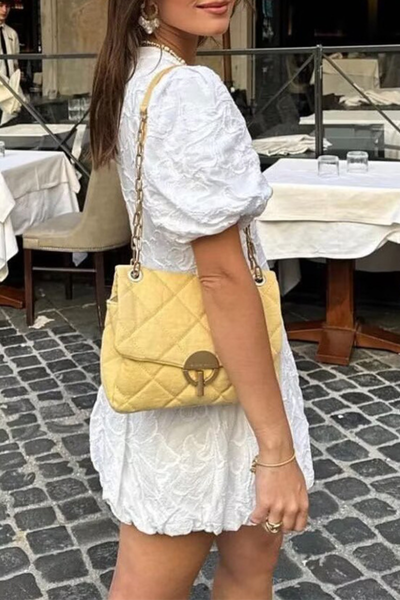 Vestido informal de manga corta con escote en V y textura de color liso para uso diario