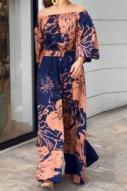 Conjunto informal de dos piezas con hombros descubiertos, estampado floral y patchwork de estilo urbano, tres cuartos