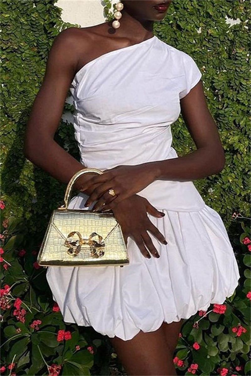 Conjunto informal de dos piezas de color liso con espalda descubierta, abertura y cuello oblicuo, manga corta