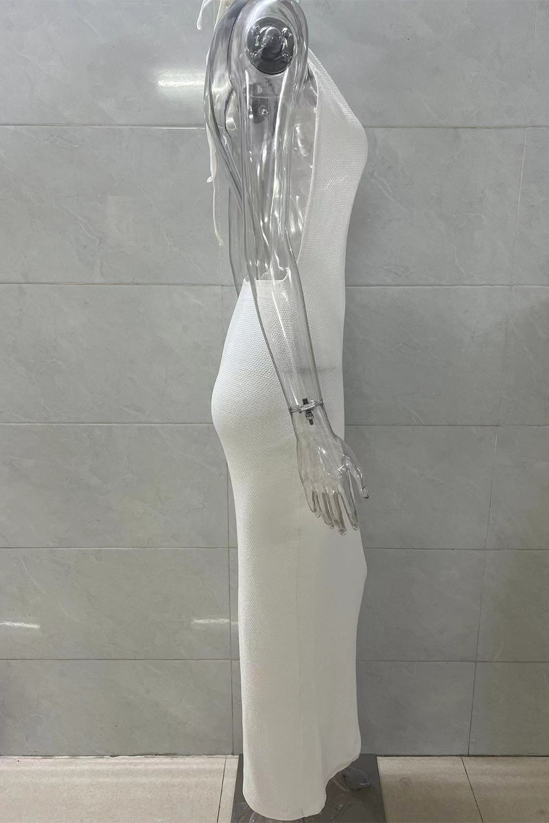 Vestidos sexis de un solo color con encaje, espalda descubierta y cuello halter.