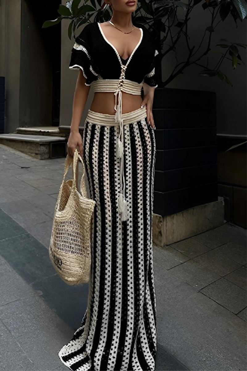 Conjunto de dos piezas con escote en V y manga corta, diseño de patchwork con tiras y aberturas (4 colores)