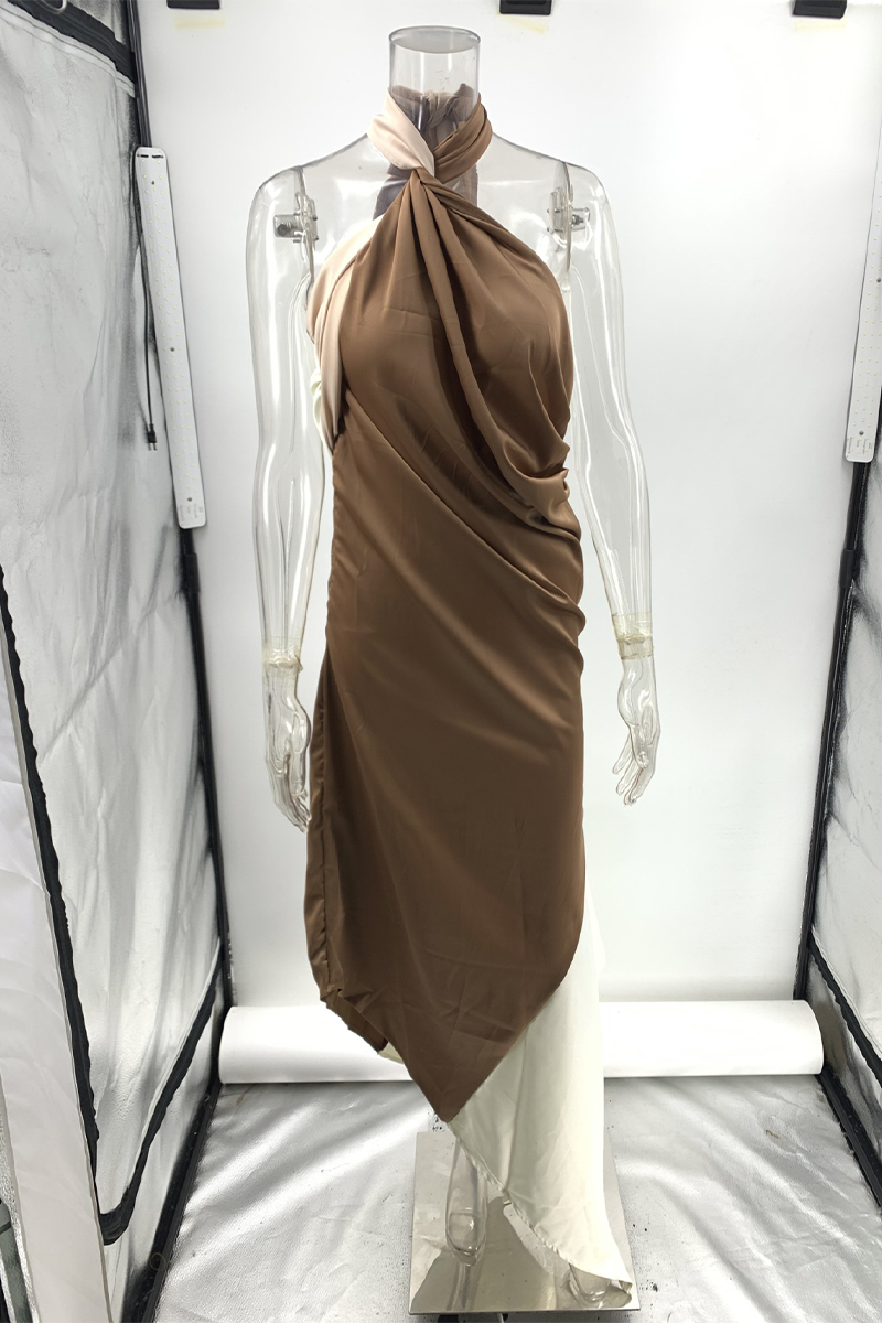 Vestidos casuales con cuello halter, contraste irregular y patchwork con bloques de color