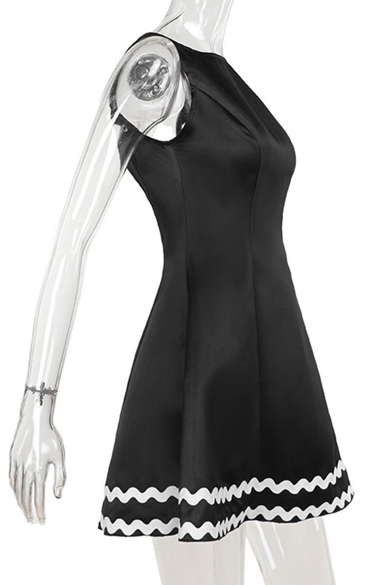 Vestidos sexis de celebridades con cuello redondo, espalda descubierta y patchwork en color liso