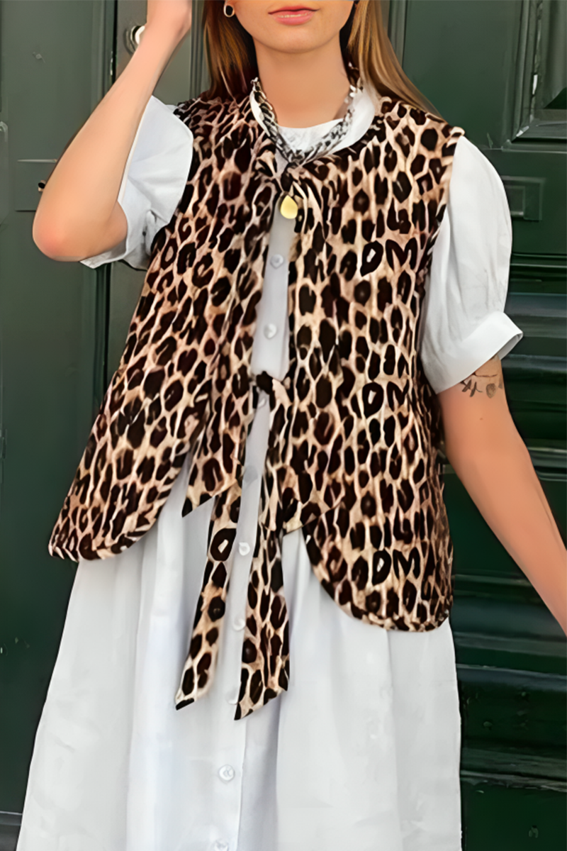 Tops casuales de cuello redondo con parches y cordones con estampado de leopardo