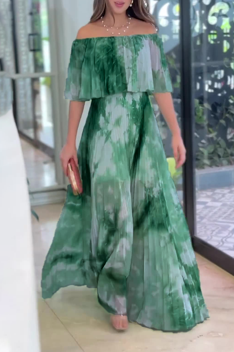 Elegante vestido plisado con hombros descubiertos y estampado degradado