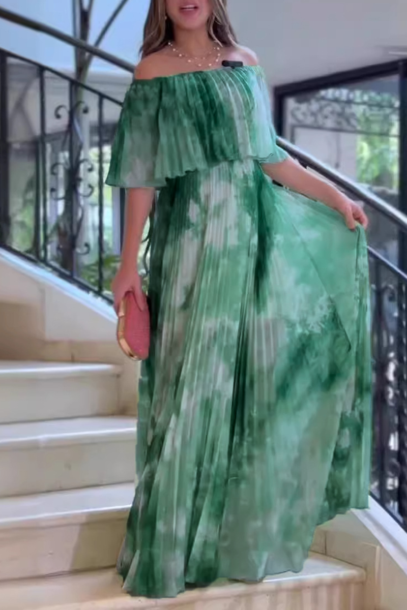 Elegante vestido plisado con hombros descubiertos y estampado degradado
