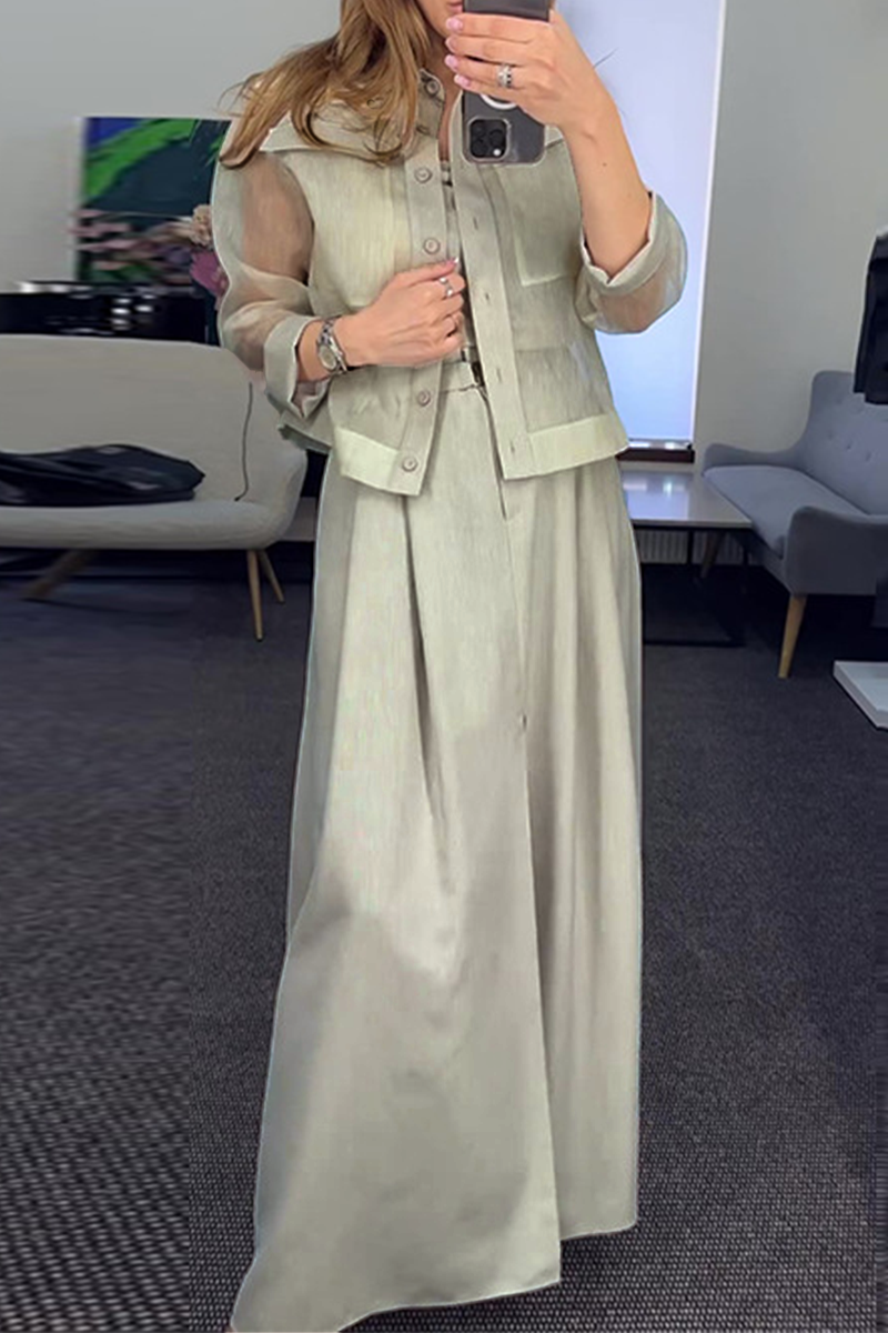 Elegante conjunto de tres piezas de manga larga con cuello vuelto y bolsillos en color liso