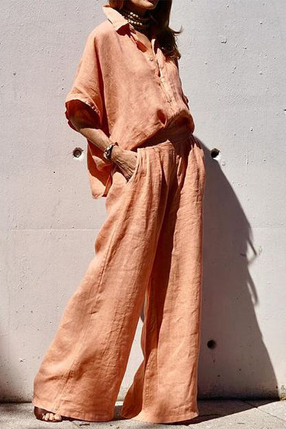 Conjunto informal de dos piezas con cuello vuelto, manga corta y bolsillos en color liso para uso diario