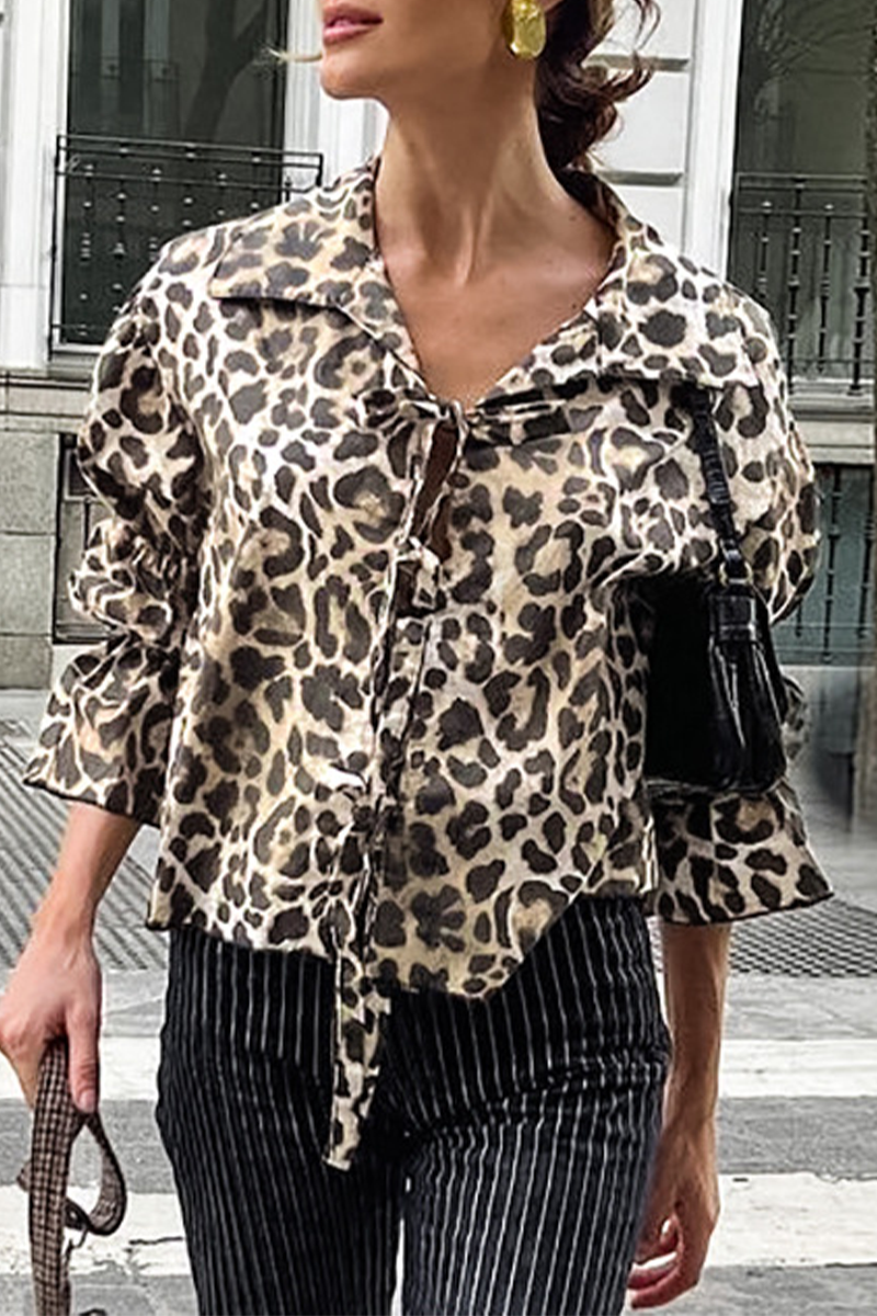 Blusas casuales con cuello vuelto, cordones y estampado de leopardo