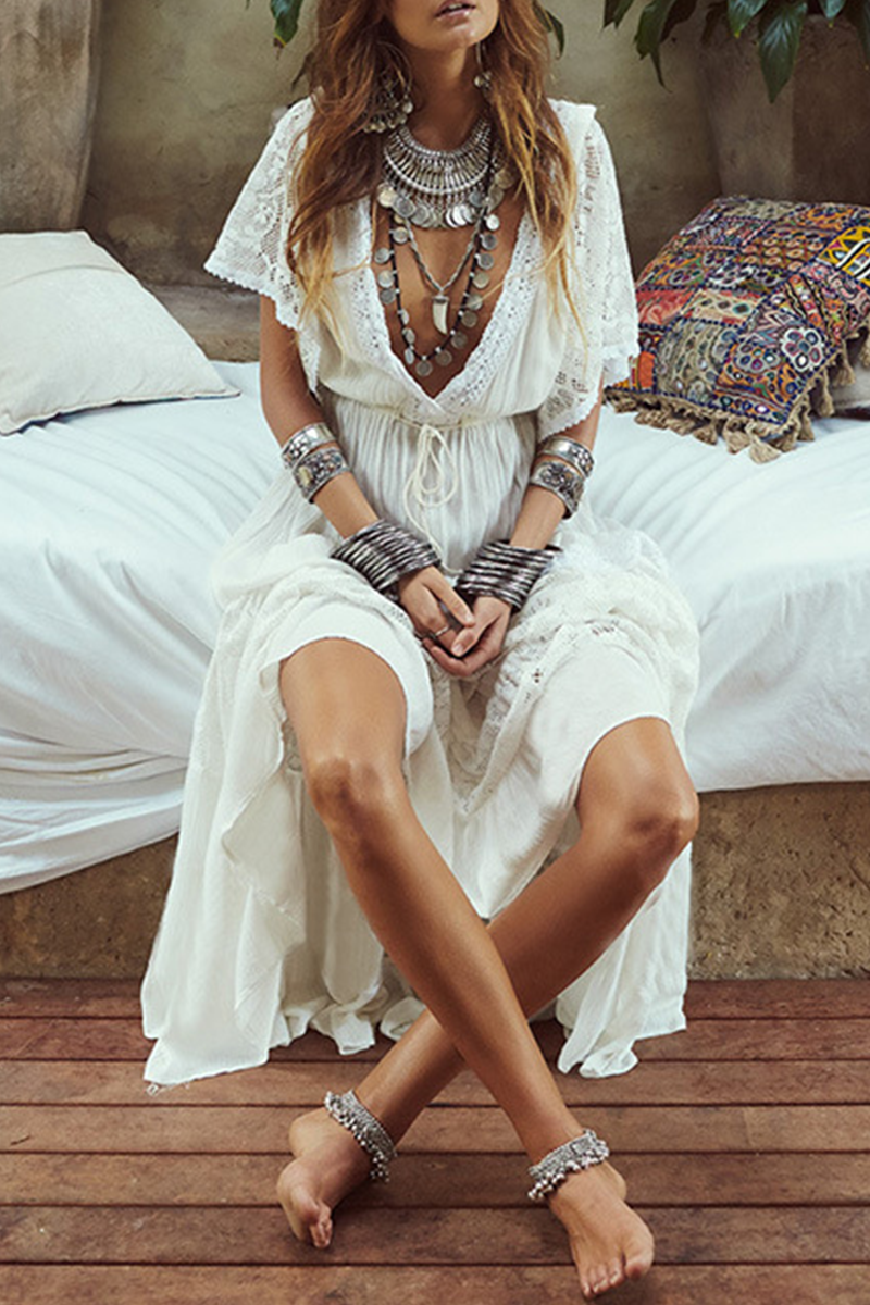 Traje de baño sexy de vacaciones de color sólido con encaje calado y retazos