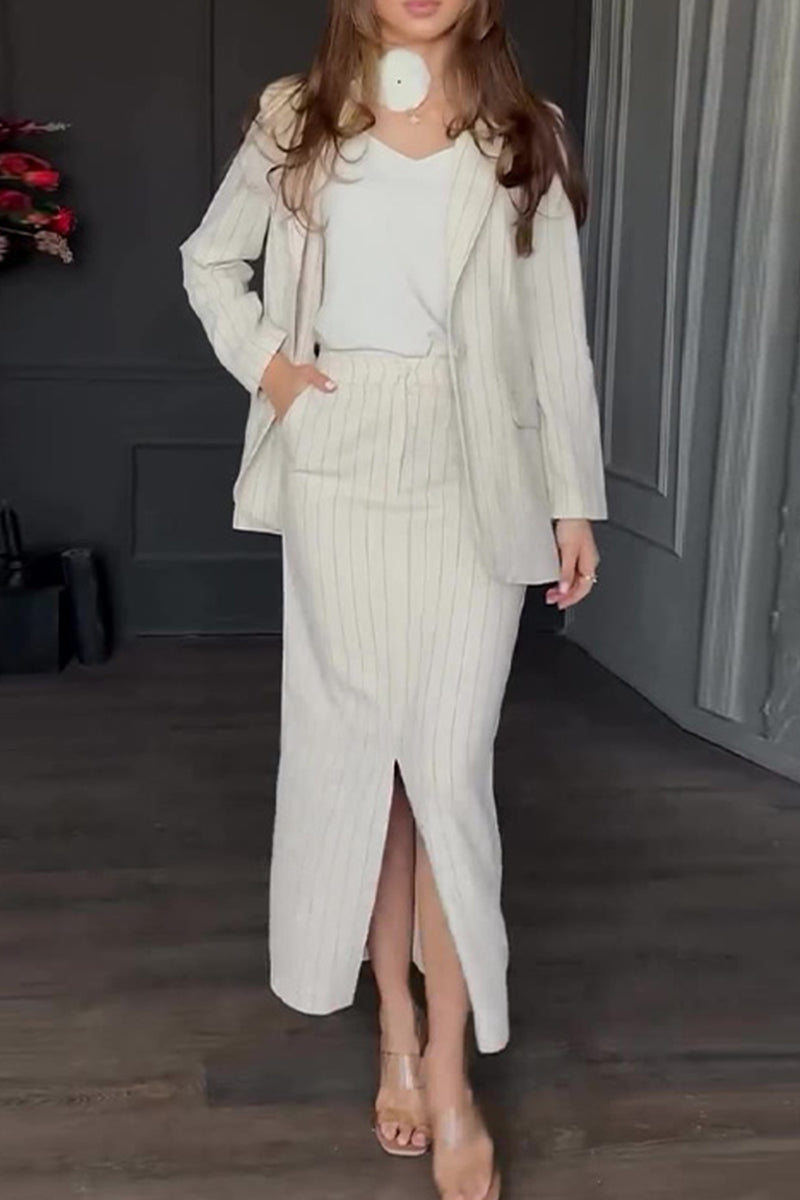 Elegante conjunto de dos piezas con estampado de rayas, botones, abertura, cuello vuelto, manga larga