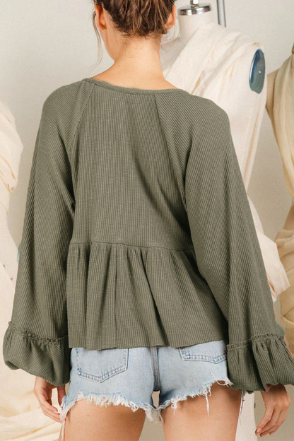 Blusa informal de cuello en V con botones y frunces de color liso para uso diario (5 colores)