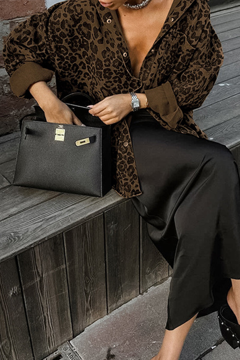 Blusas casuales con cuello vuelto, botones y estampado de leopardo