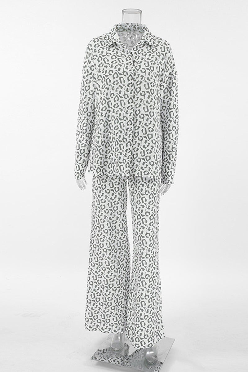 Conjunto informal de dos piezas con cuello vuelto, manga larga y estampado de leopardo estilo patchwork para la calle