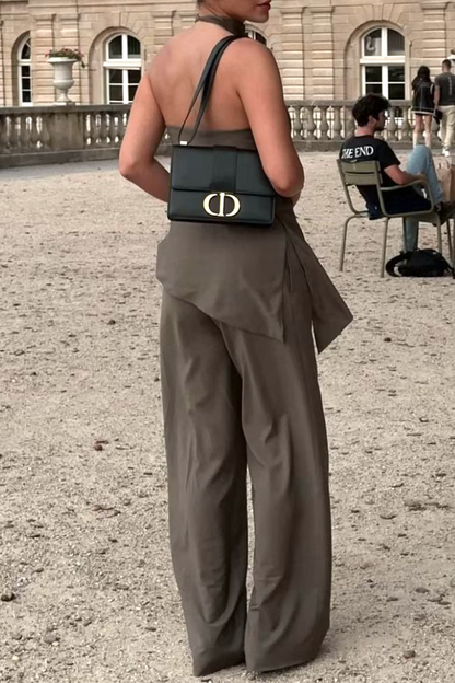 Conjunto informal de dos piezas sin mangas, cuello halter irregular y espalda descubierta