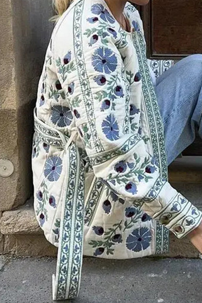 Prendas de abrigo informales con cuello redondo, botones y cordones, con flores de calle