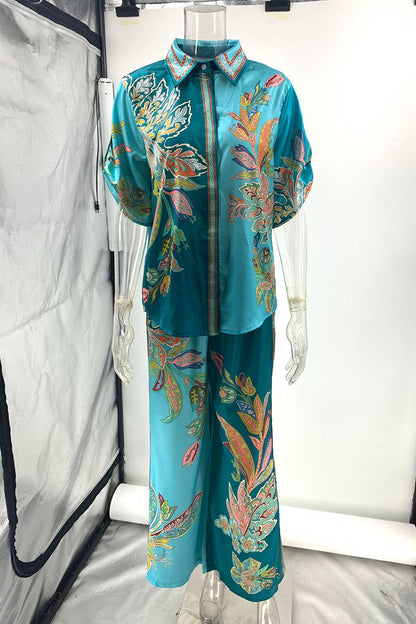 Conjunto informal de dos piezas con estampado floral y patchwork, cuello vuelto, manga larga