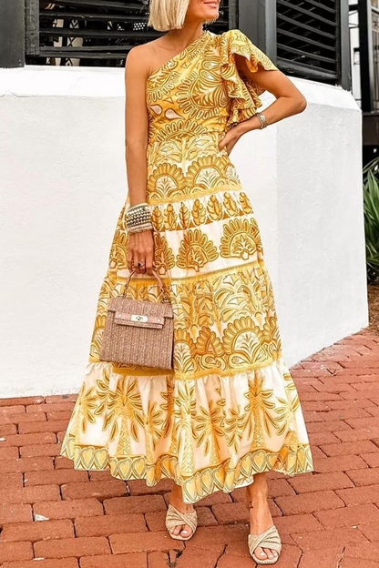 Elegante vestido irregular con hombros caídos y volantes con estampado floral