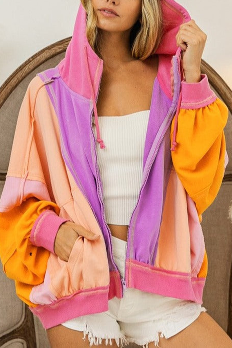 Tops casuales con capucha y contraste de patchwork y bloques de color