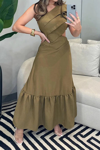 Elegante vestido plisado con hombros descubiertos y volantes calados