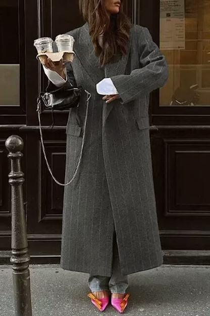 Prendas de abrigo informales con cuello vuelto, rayas y bolsillos de patchwork