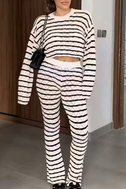 Conjunto de dos piezas informal de rayas con cuello redondo y manga larga en contraste