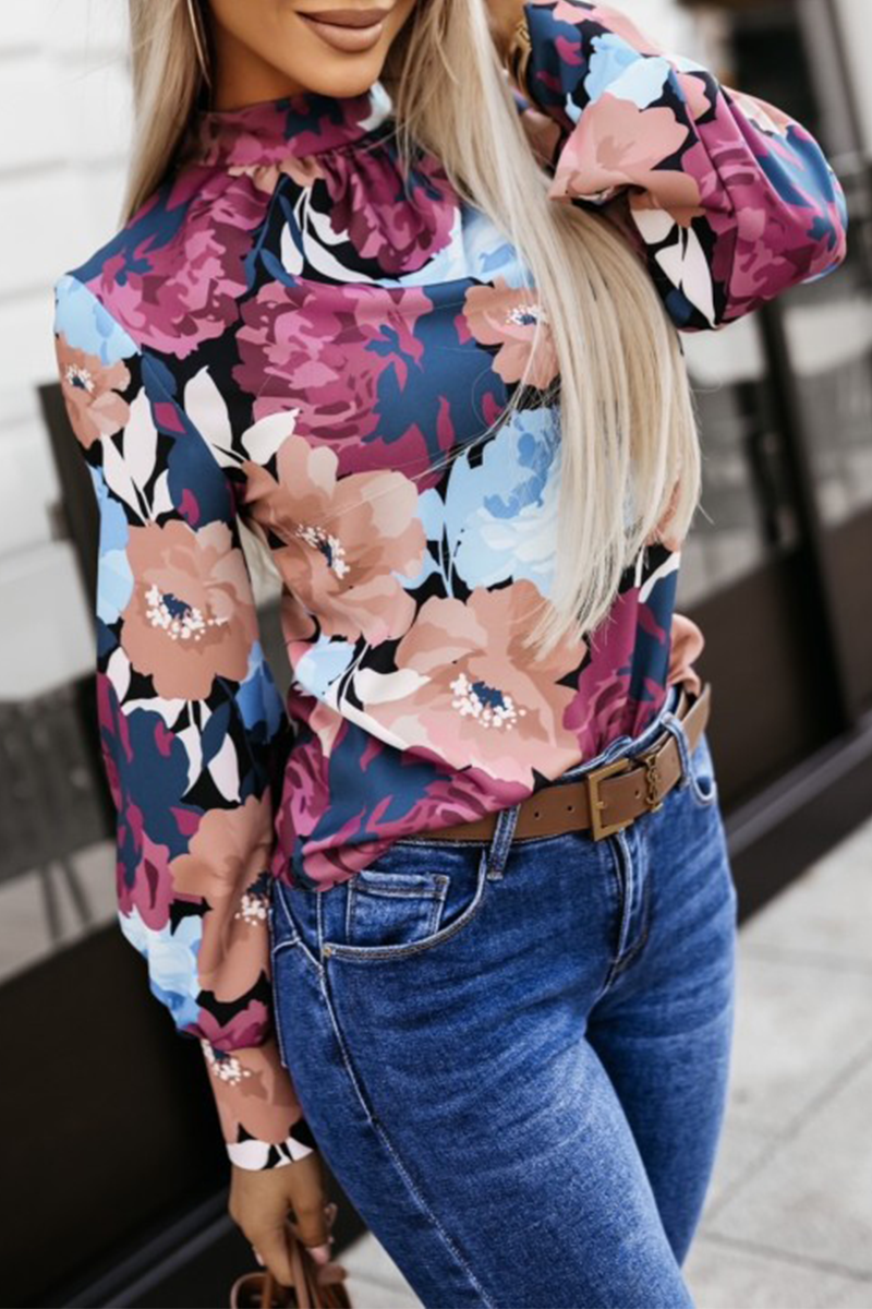 Blusas de cuello alto con botones y flores de Street Daily