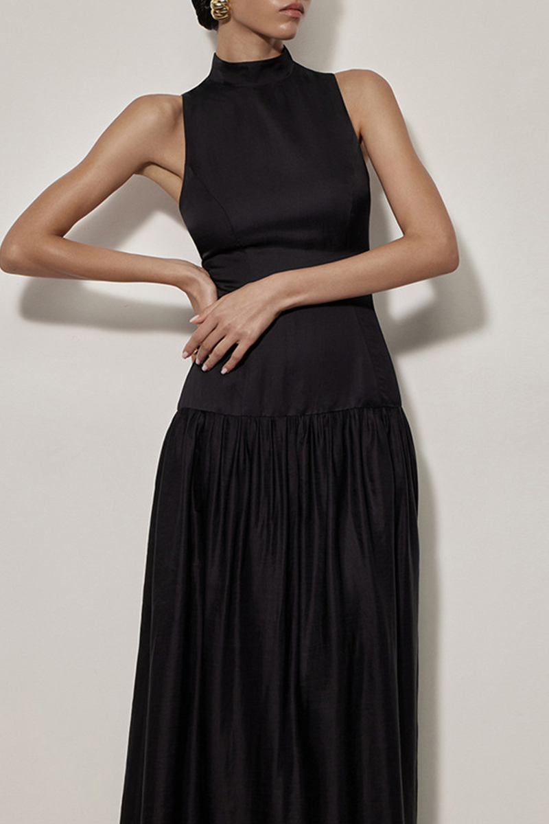 Vestidos sexys sin mangas con cuello halter fruncido y espalda descubierta