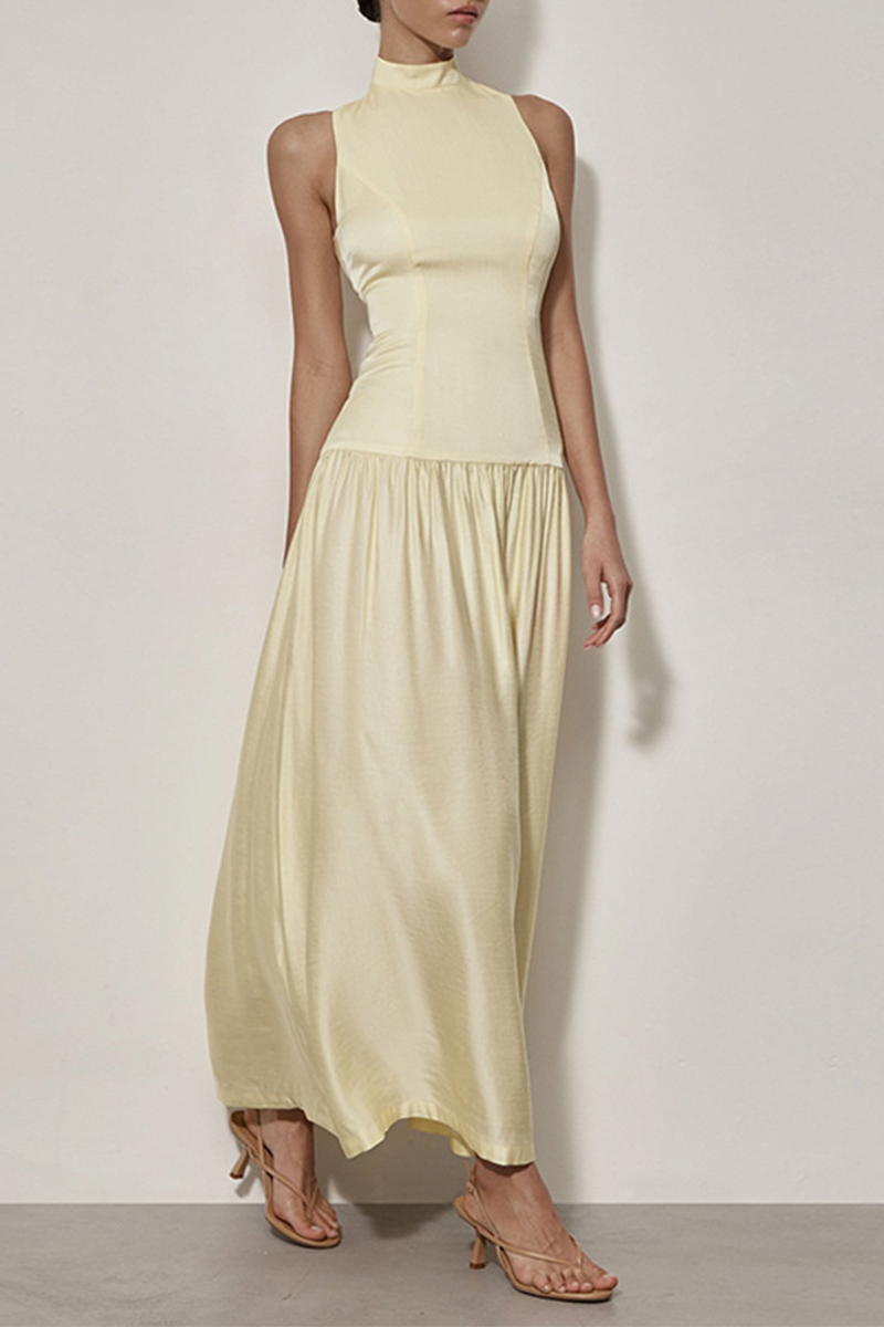 Vestidos sexys sin mangas con cuello halter fruncido y espalda descubierta