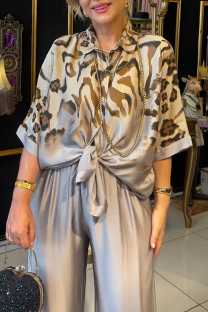 Conjunto de dos piezas informal con estampado de botones, cuello vuelto y manga larga