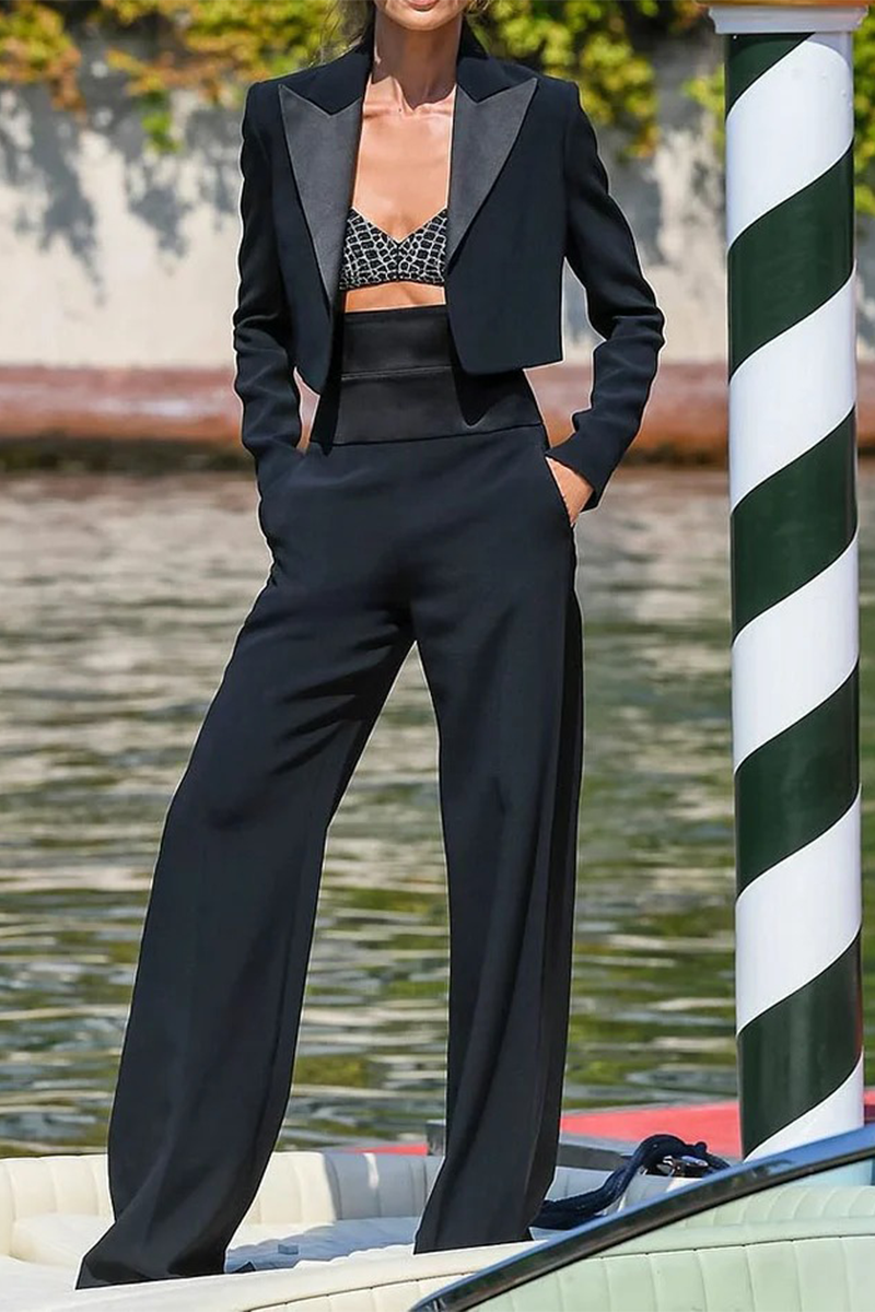 Conjunto informal de dos piezas con cuello vuelto, manga larga y bolsillo de calle