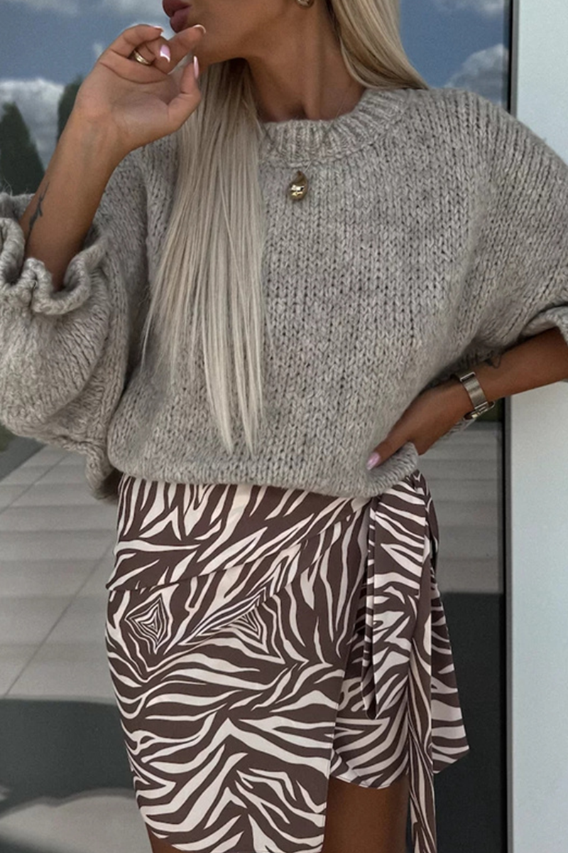 Suéteres casuales con cuello redondo y tejido con volantes (4 colores)