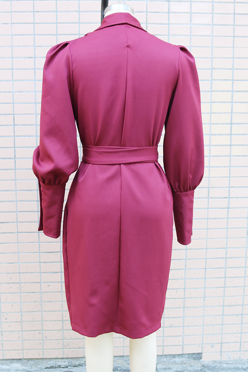 Elegantes vestidos de corte A con escote en V y botones con cordones