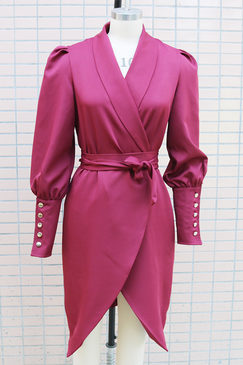 Elegantes vestidos de corte A con escote en V y botones con cordones