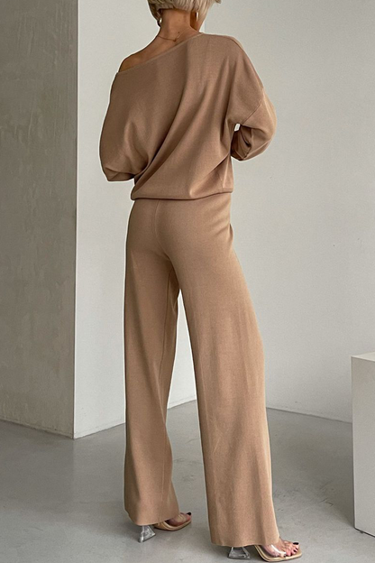 Conjunto informal de dos piezas con cuello oblicuo irregular y manga larga (3 colores)