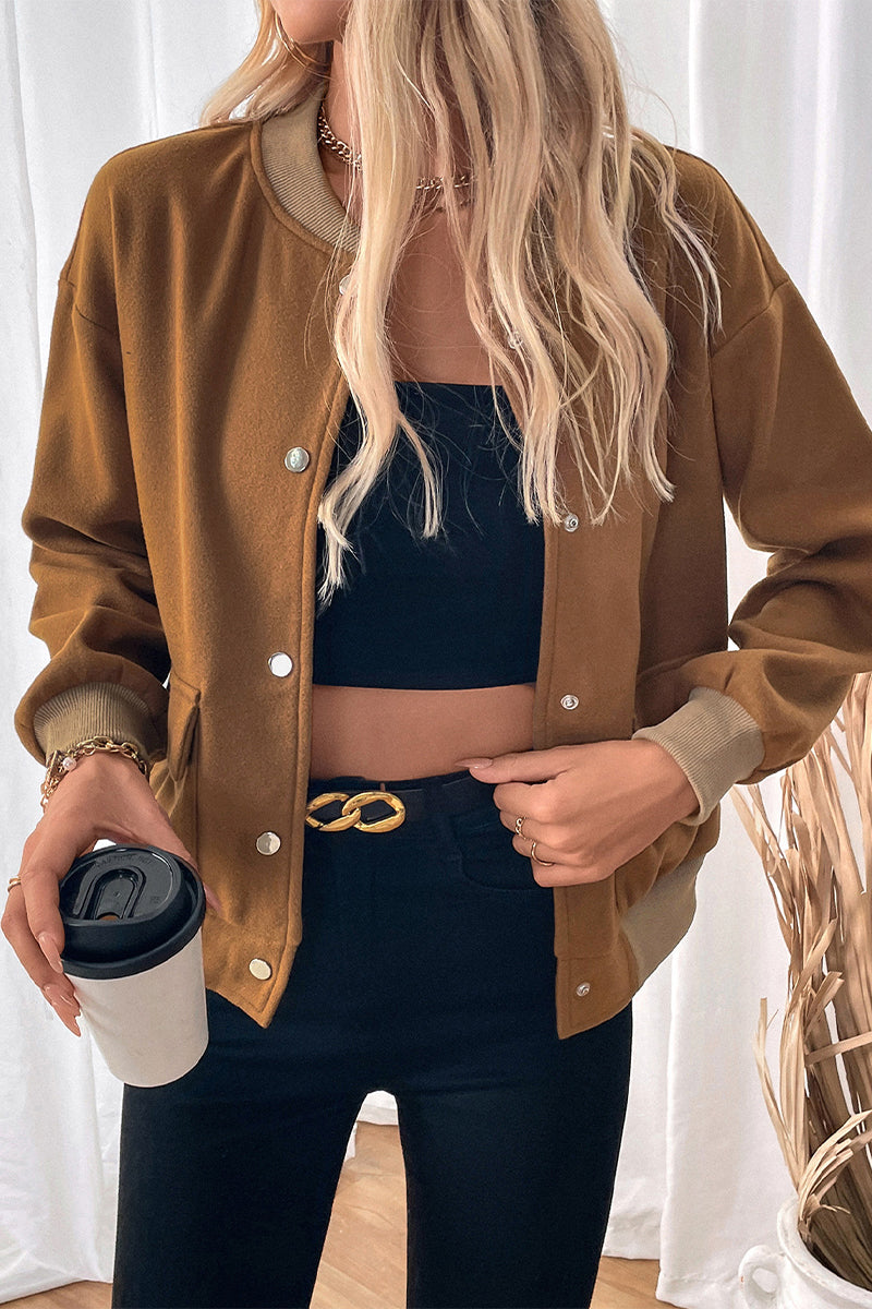 Prendas de abrigo informales con cuello redondo y botones de bolsillo