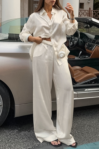 Conjunto informal de dos piezas con botones, cuello vuelto y manga larga