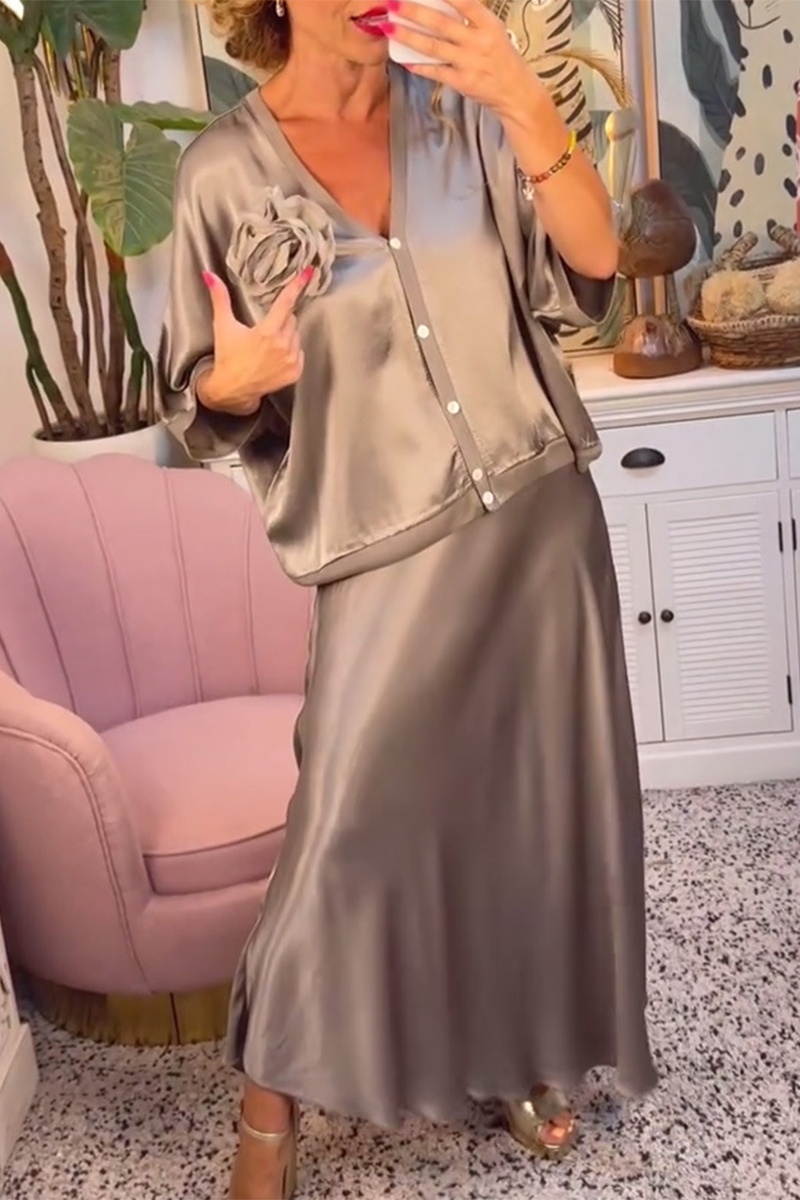 Elegante conjunto de dos piezas con botones, forma de flor, escote en V y media manga