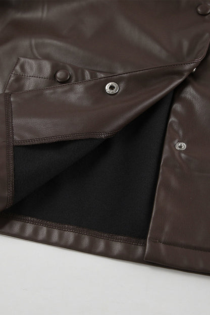 Prendas de abrigo con cuello vuelto, botones y bolsillos de color liso