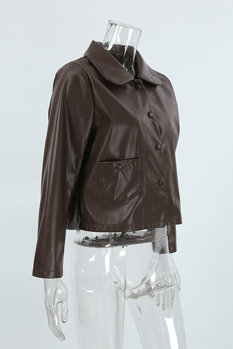 Prendas de abrigo con cuello vuelto, botones y bolsillos de color liso